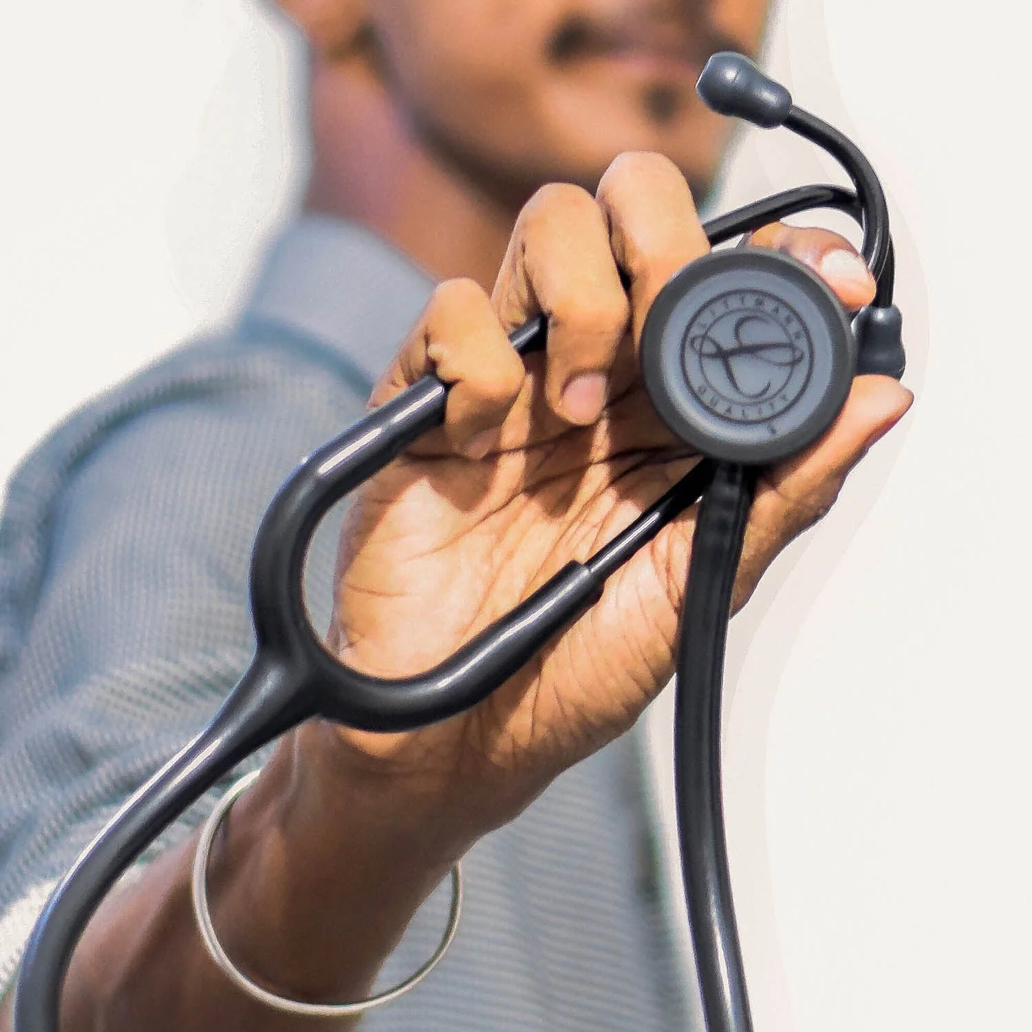 Littmann Classic III Monitoring Stethoscope: Black and Smoke 5811 - Image 7