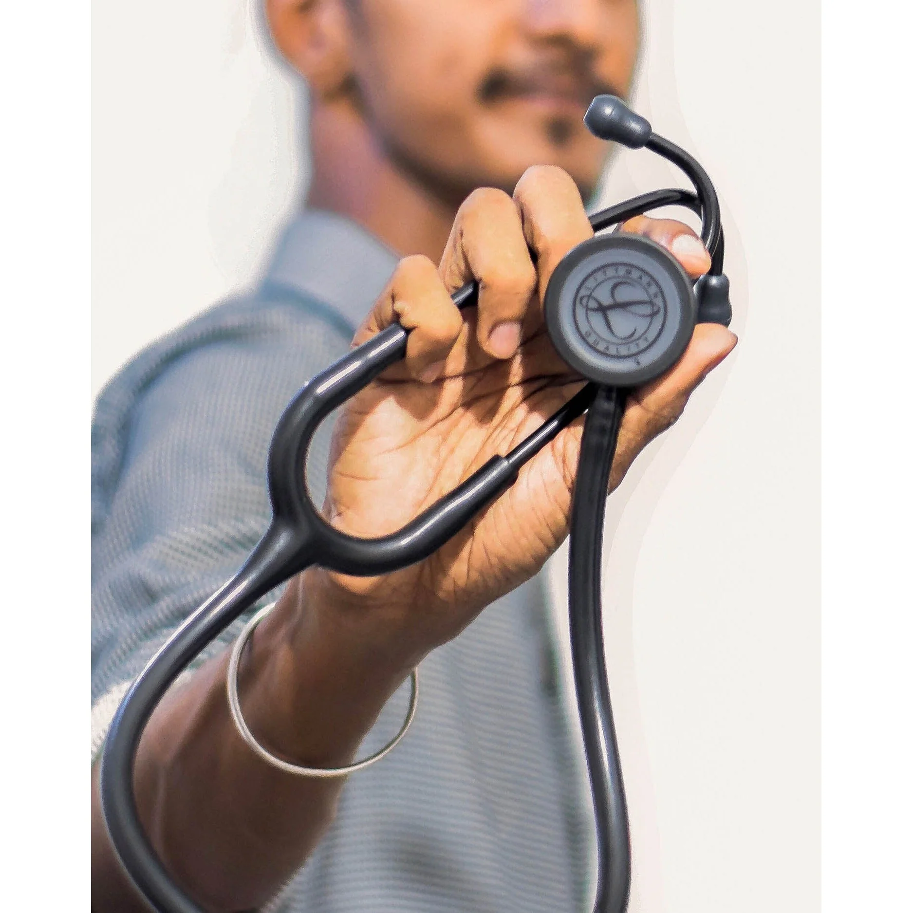Littmann Classic III Monitoring Stethoscope: Champagne & Black 5861 - Image 2